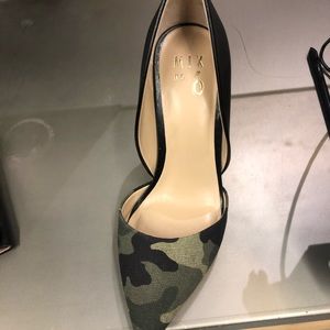 Beautiful camo pumps. Never worn